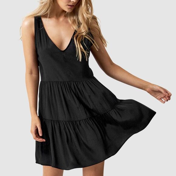 NEW Une Piece Womens Black Tiered V-Neck Mini Swing Dress 8 Flowy Fit - Picture 1 of 10